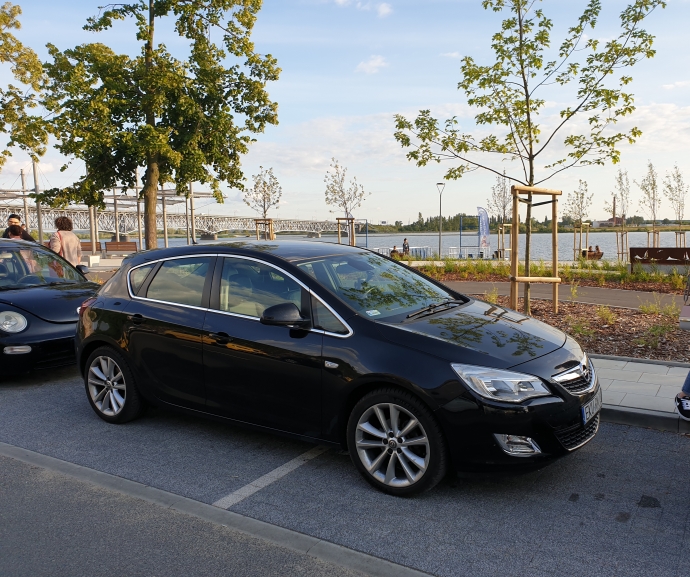 Opel Astra • 2010 r. • Benzyna • krsm9 Kutno
